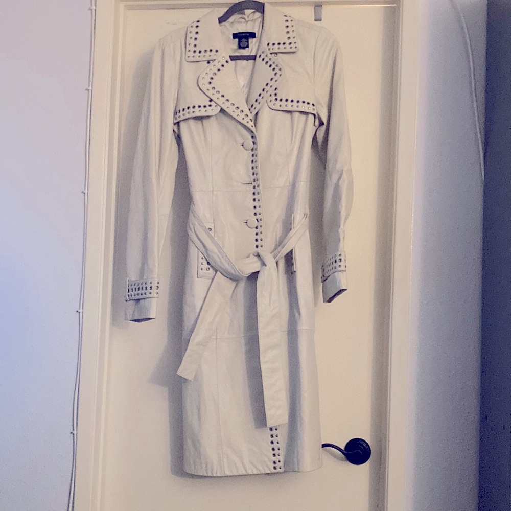 Arden B. White woman’s Leather Jacket - L